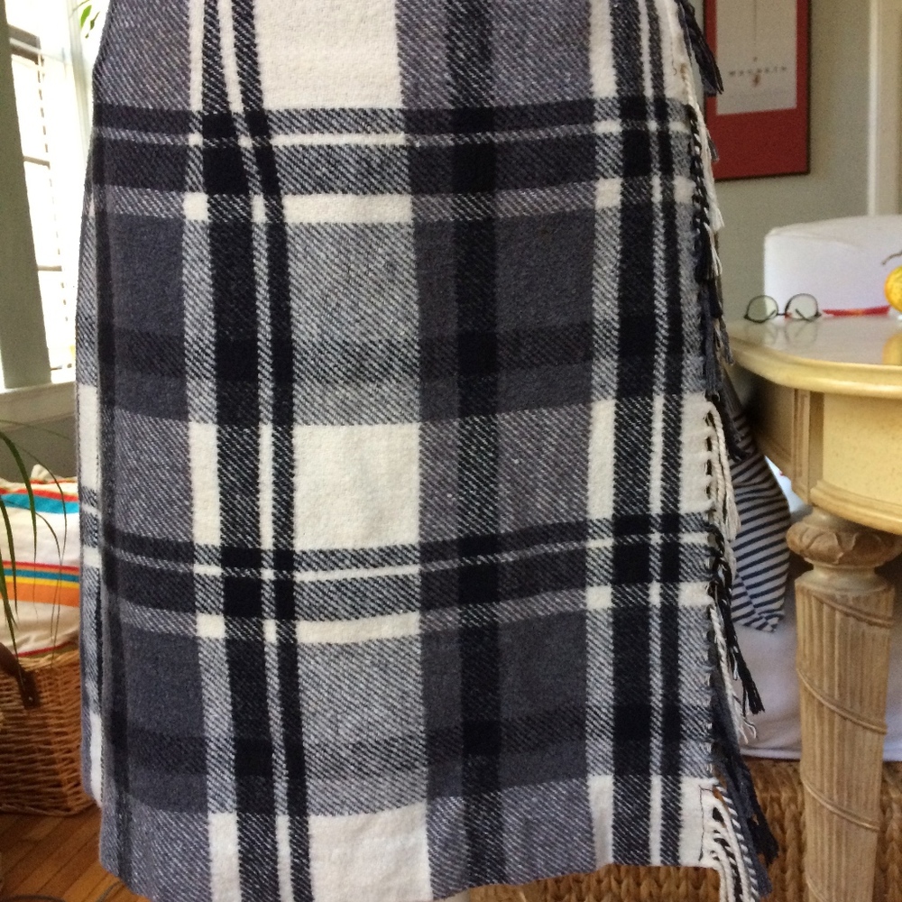 NY&C Plaid kilt Size 8